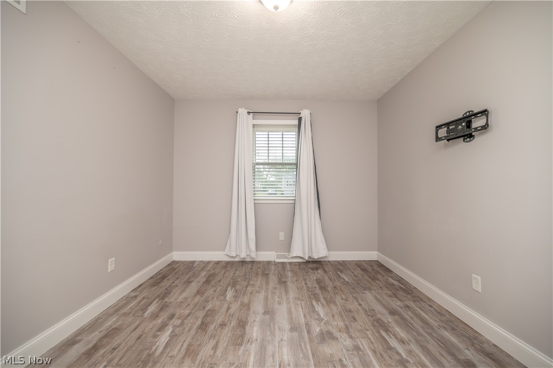 4829 New Road Austintown OH 44515