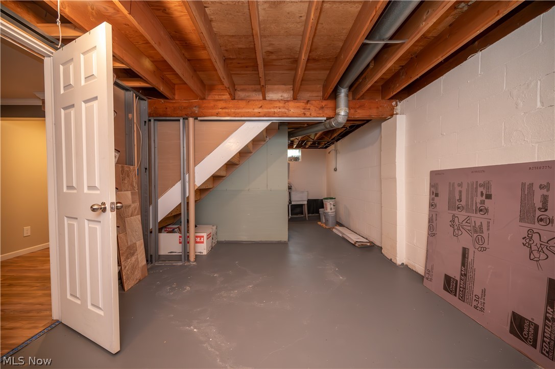 4829 New Road Austintown OH 44515