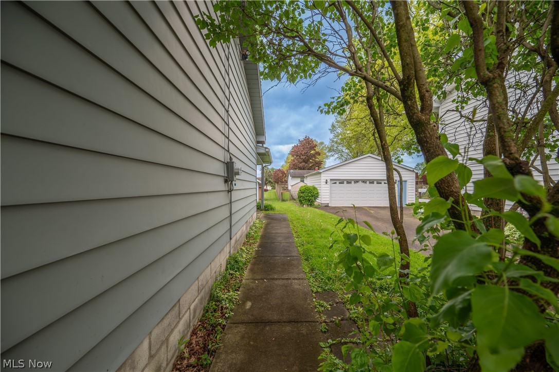 4829 New Road Austintown OH 44515