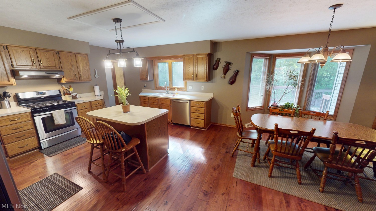 2450 Park Ridge Drive Hinckley OH 44233