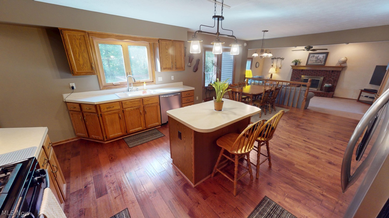 2450 Park Ridge Drive Hinckley OH 44233