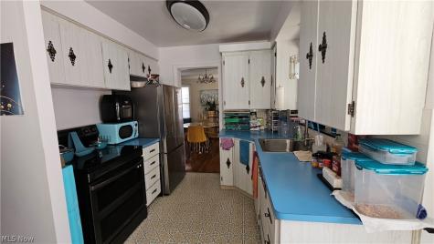 27140 Parkwood Drive Euclid OH 44132