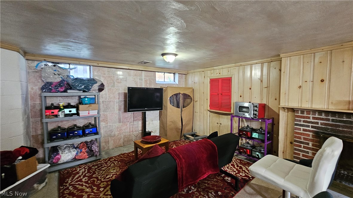 27140 Parkwood Drive Euclid OH 44132