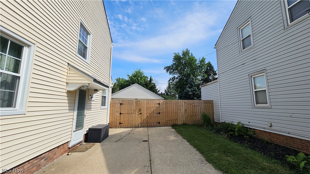 27140 Parkwood Drive Euclid OH 44132