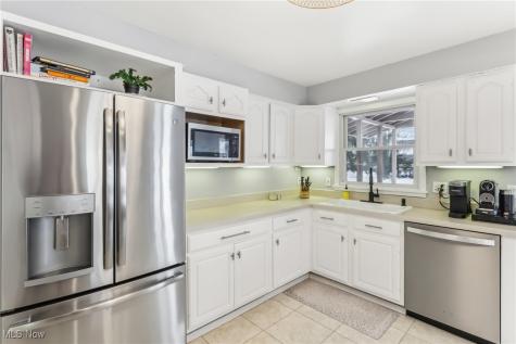 2568 Northglen Drive Westlake OH 44145