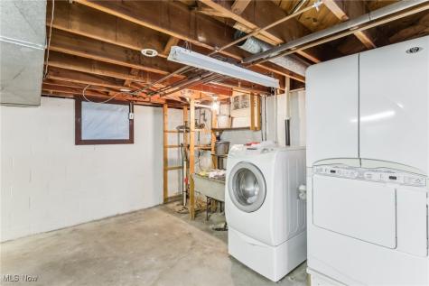 2568 Northglen Drive Westlake OH 44145