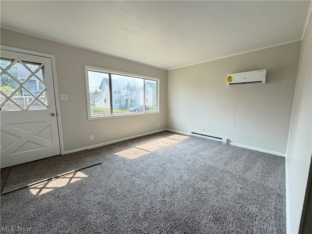573 Chestnut Street Newcomerstown OH 43832