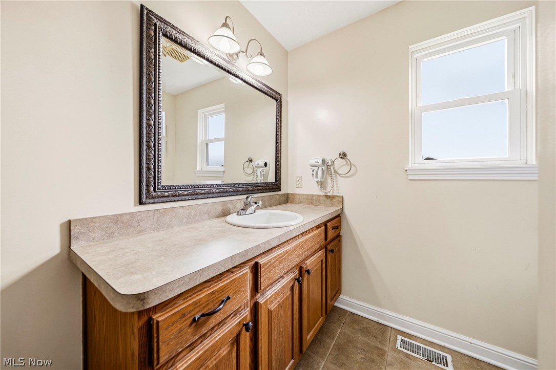 1121 Ashview Drive Madison OH 44057