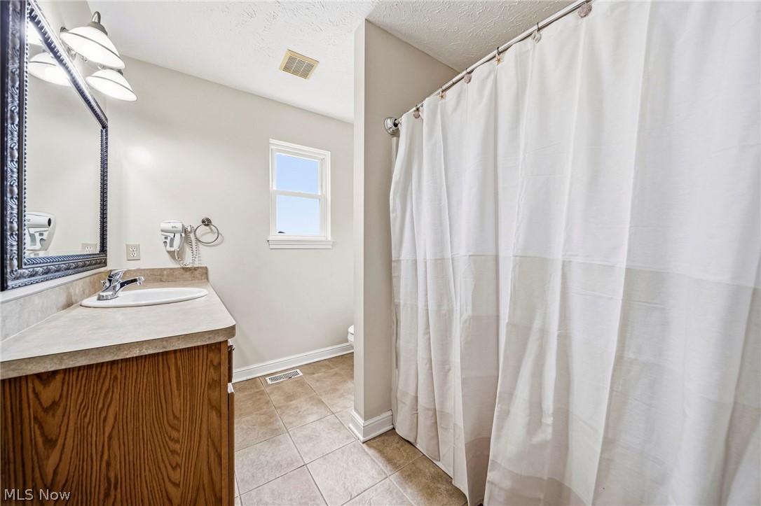 1121 Ashview Drive Madison OH 44057