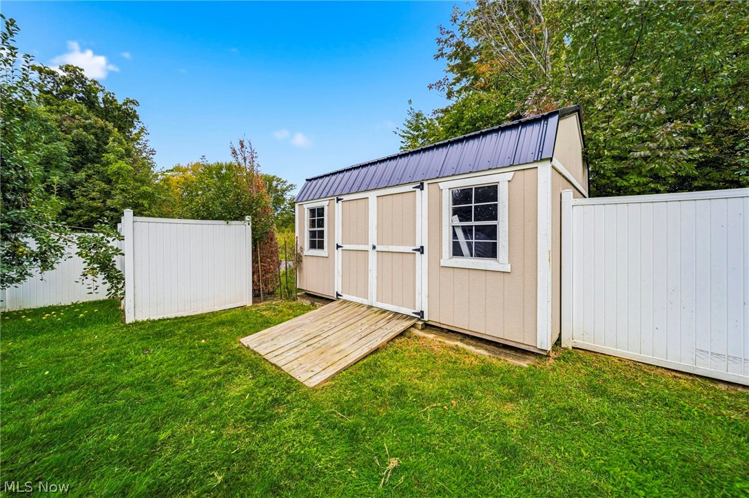 1121 Ashview Drive Madison OH 44057
