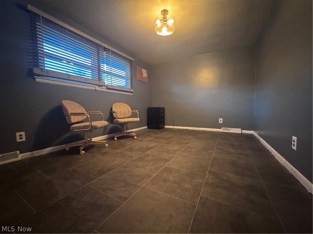 1621 Coventry Avenue NE Warren OH 44483