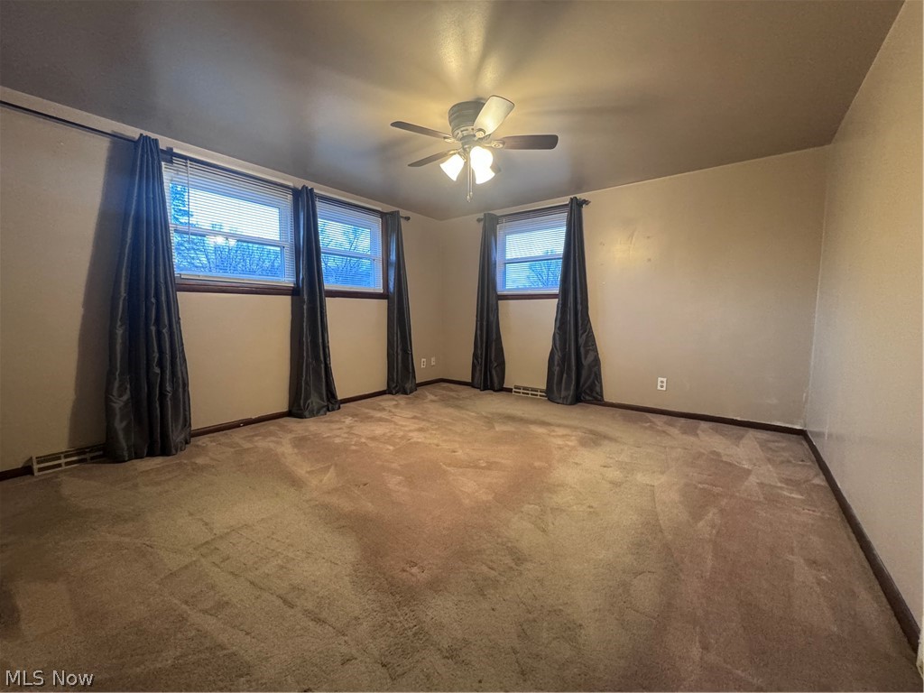 1621 Coventry Avenue NE Warren OH 44483