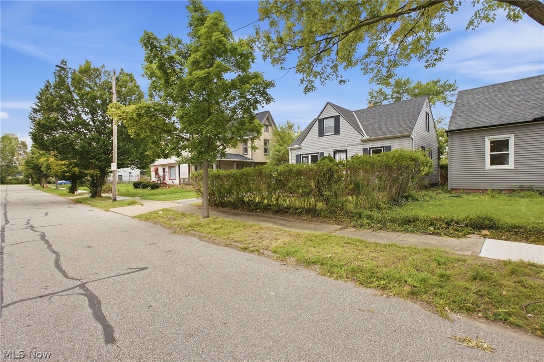892 E 139th Street Cleveland OH 44110
