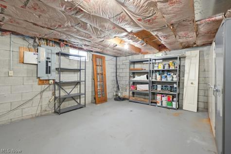 9020 Humberside Avenue NW North Canton OH 44720