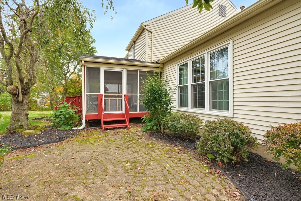 9020 Humberside Avenue NW North Canton OH 44720