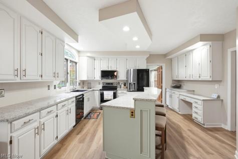 9020 Humberside Avenue NW North Canton OH 44720
