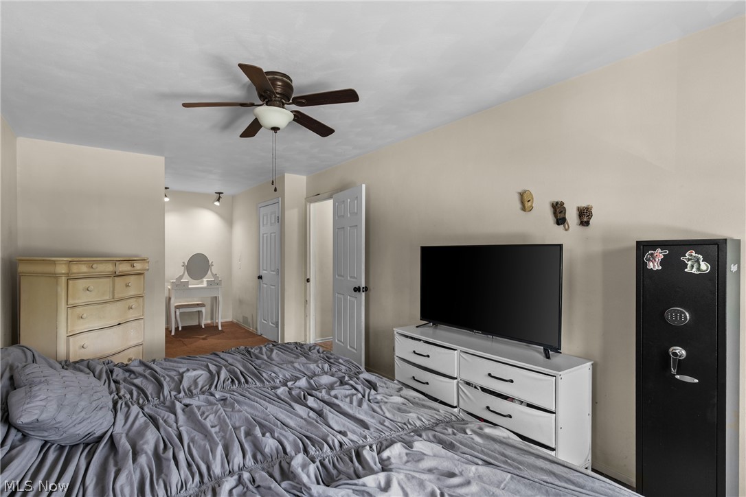 324 Thomas Street Wintersville OH 43953