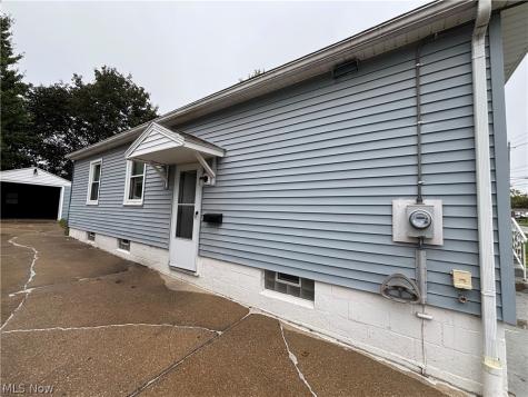 1928 13th Street SW Akron OH 44314