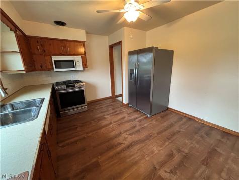 1928 13th Street SW Akron OH 44314