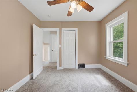 22434 Seabrooke Avenue Euclid OH 44123