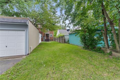 22434 Seabrooke Avenue Euclid OH 44123