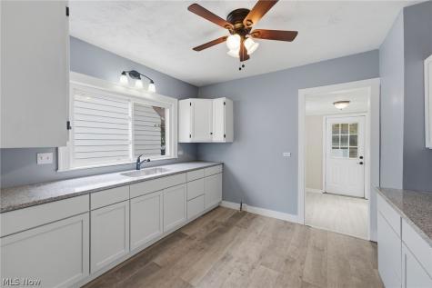 22434 Seabrooke Avenue Euclid OH 44123