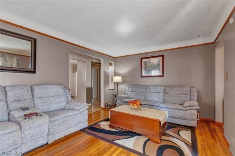 14903 Tabor Avenue Maple Heights OH 44137