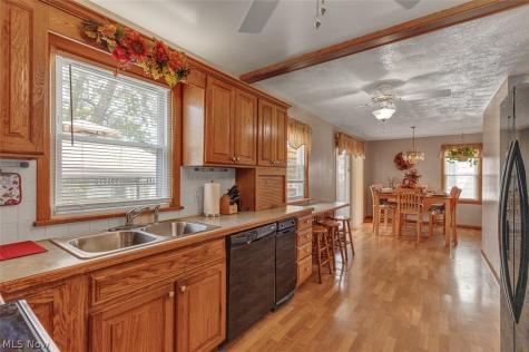 14903 Tabor Avenue Maple Heights OH 44137