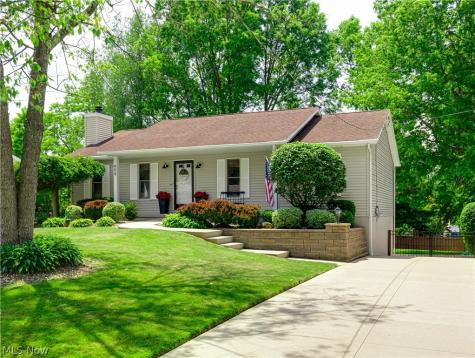 408 Abbyshire Road Akron OH 44319