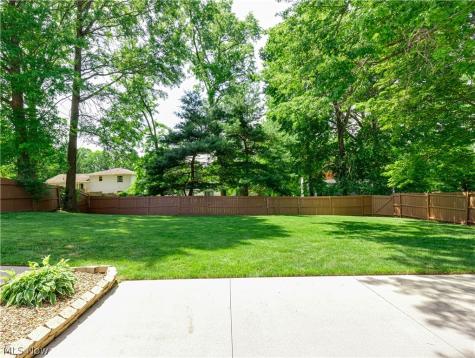 408 Abbyshire Road Akron OH 44319