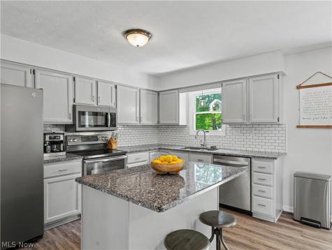 408 Abbyshire Road Akron OH 44319