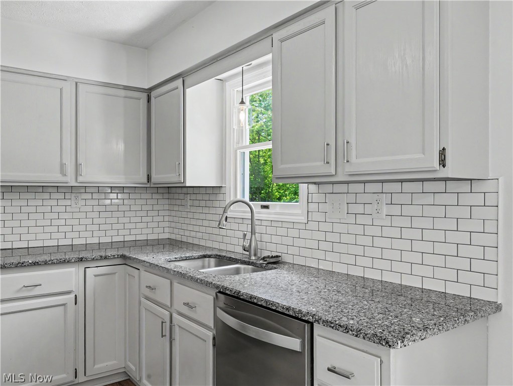 408 Abbyshire Road Akron OH 44319