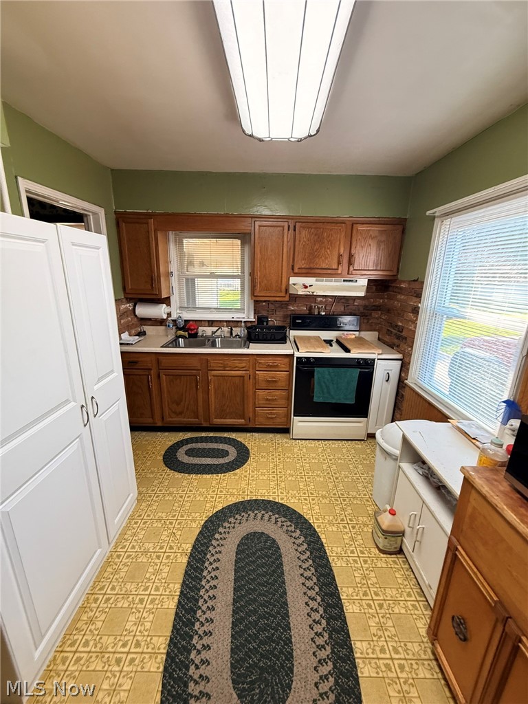 965 Adelaide Avenue SE Warren OH 44484