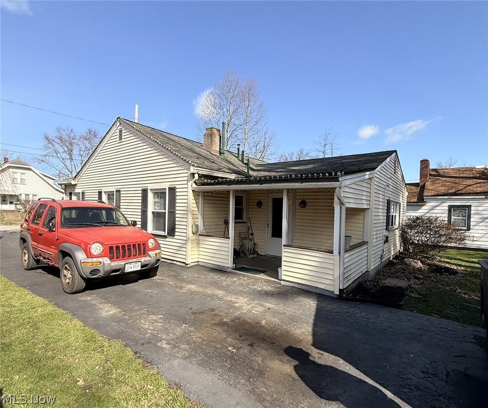 965 Adelaide Avenue SE Warren OH 44484