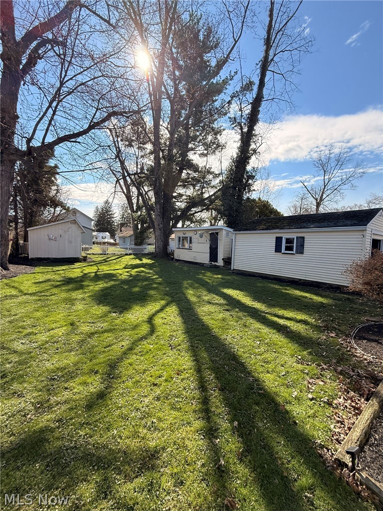 965 Adelaide Avenue SE Warren OH 44484