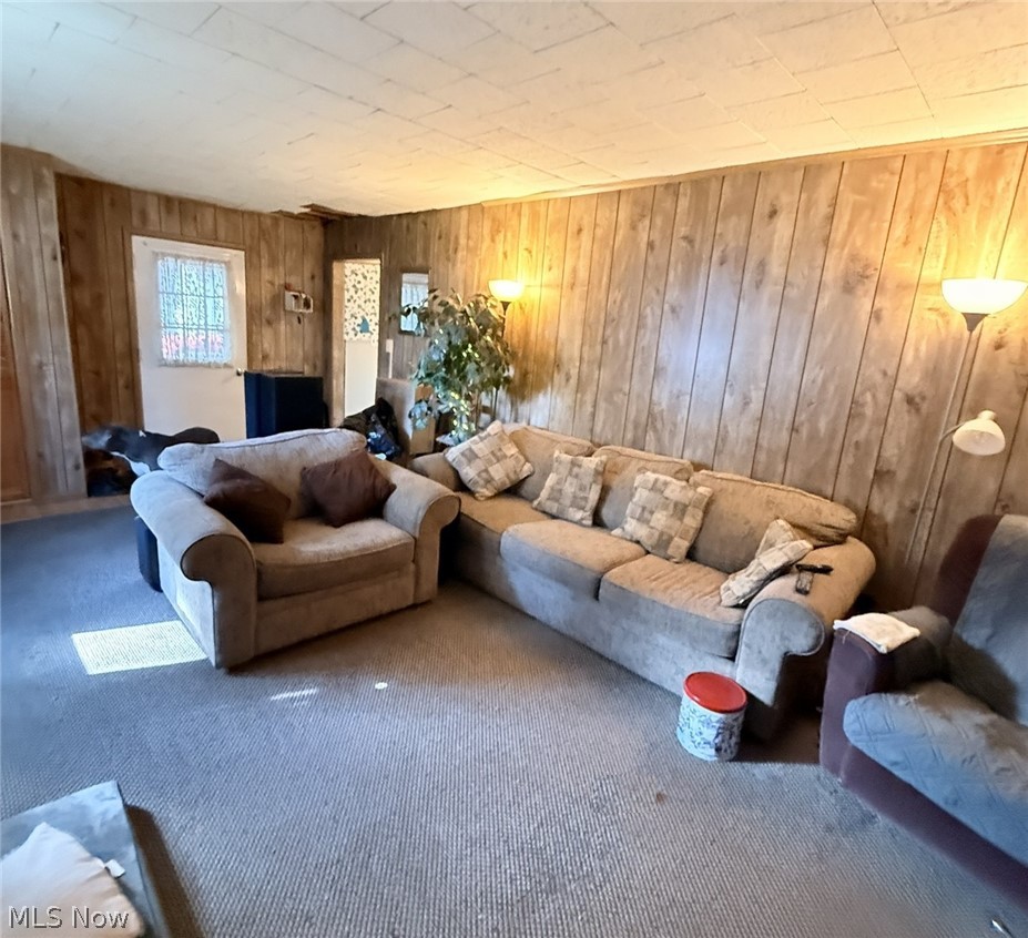 965 Adelaide Avenue SE Warren OH 44484