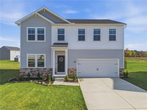 356 Jonagold Drive NE Louisville OH 44641