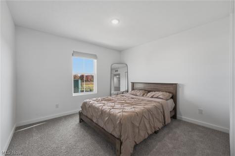 356 Jonagold Drive NE Louisville OH 44641