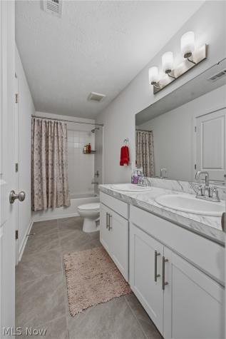 356 Jonagold Drive NE Louisville OH 44641