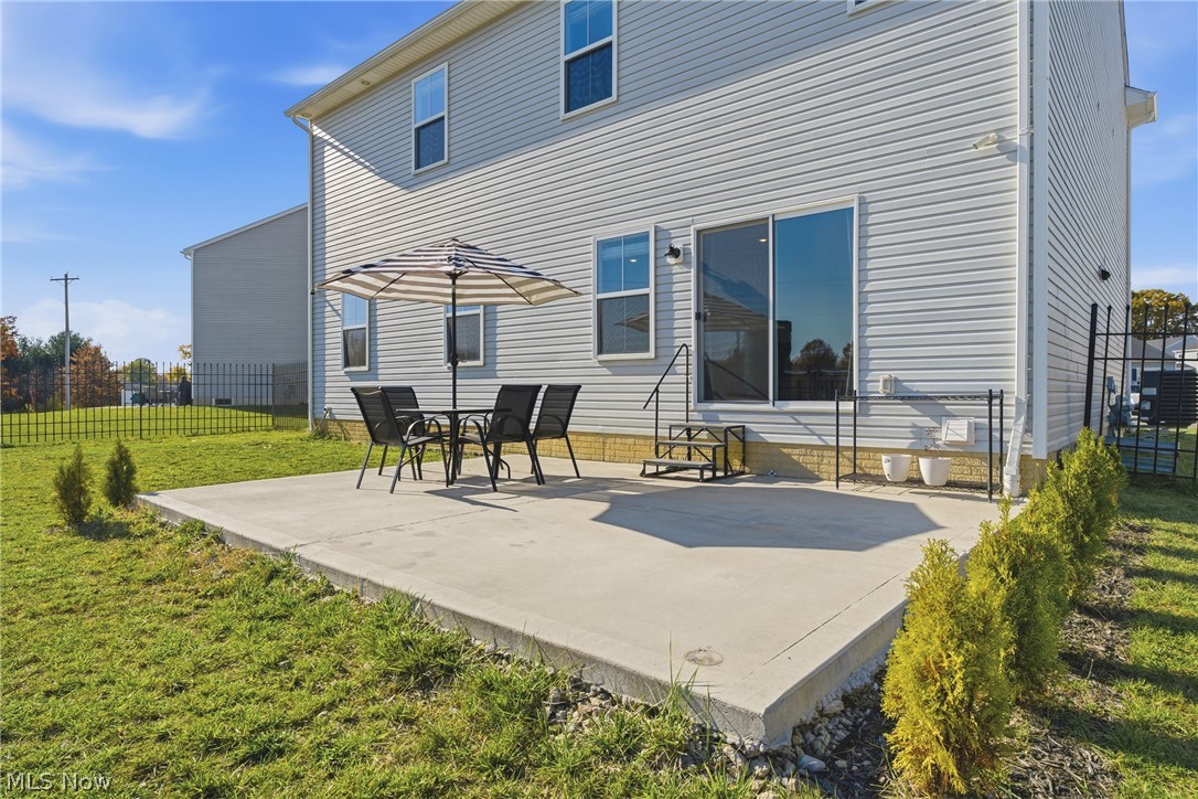 356 Jonagold Drive NE Louisville OH 44641