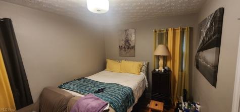 21351 Crystal Avenue Euclid OH 44123