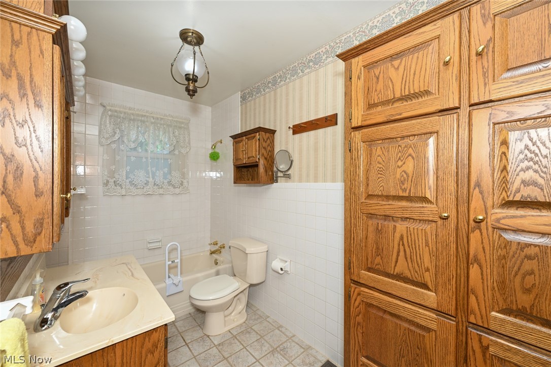 105 Grove Street Lodi OH 44254
