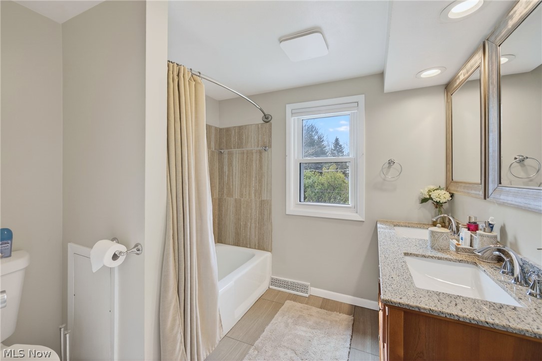 1044 Linden Lane Lyndhurst OH 44124