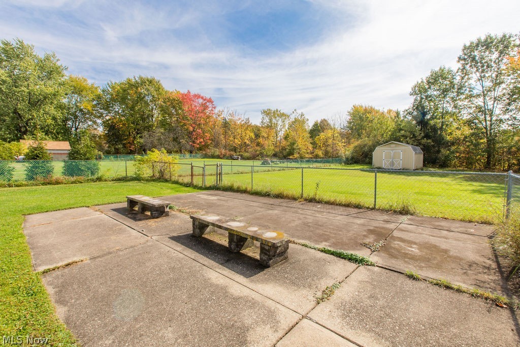 2361 Weymouth Road Hinckley OH 44233