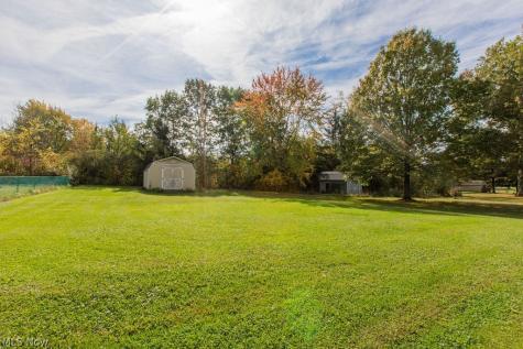 2361 Weymouth Road Hinckley OH 44233