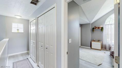 8683 Kingfisher Lane Macedonia OH 44056
