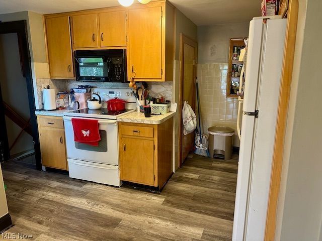 208 W Marshall Road Mcdonald OH 44437