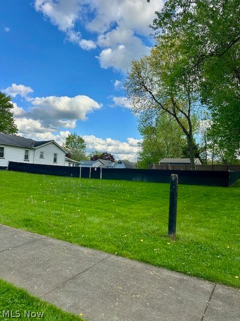 208 W Marshall Road Mcdonald OH 44437