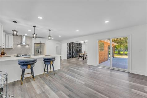 1982 Edenhall Drive Lyndhurst OH 44124