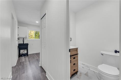 1982 Edenhall Drive Lyndhurst OH 44124